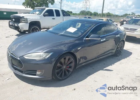 2015 Tesla Model S 70D/85D/P85D z USA, uszkodzony, nr VIN 5YJSA1H28FFP79921